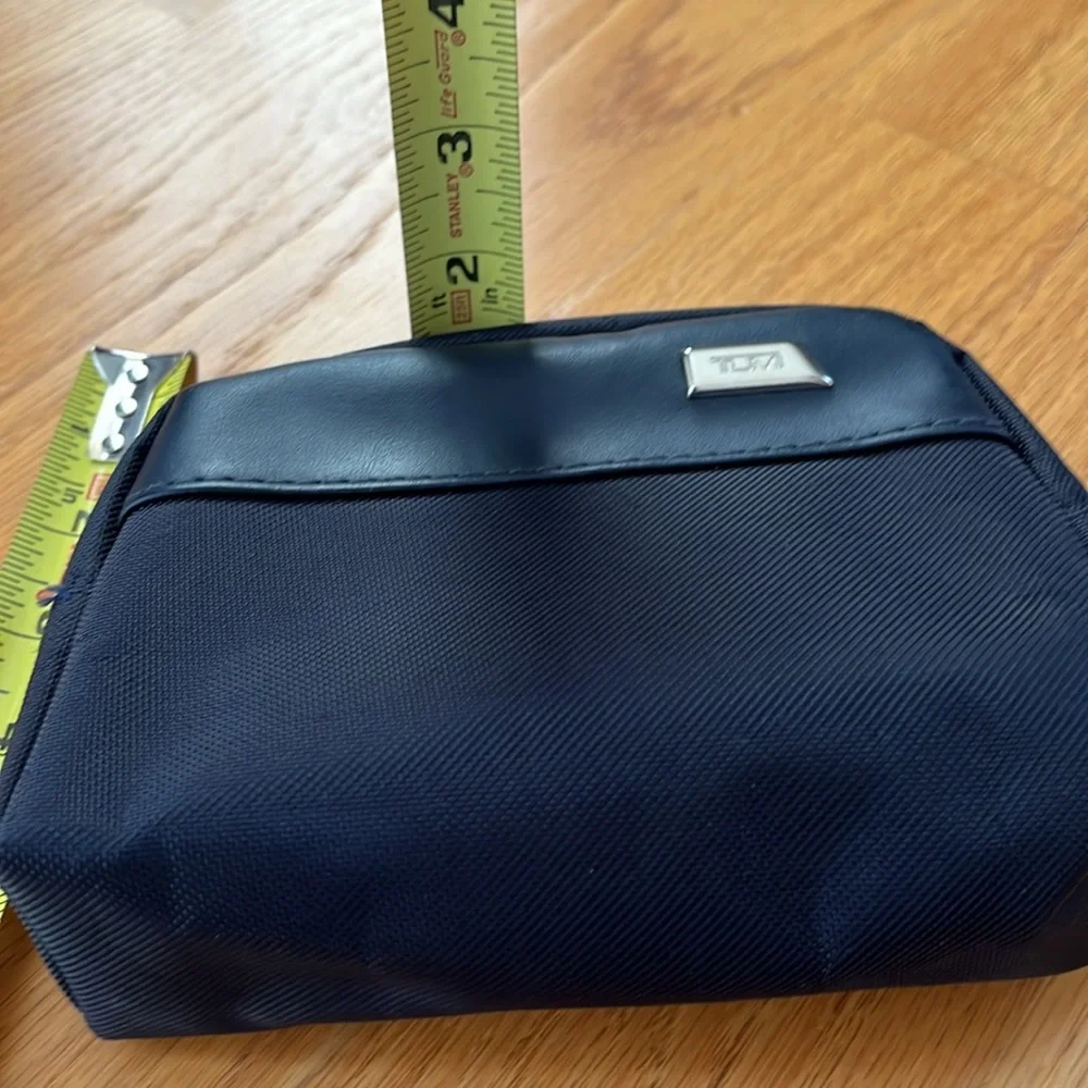 Tumi for delta toiletry bag black